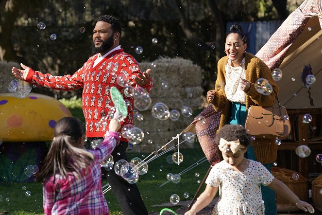 Black-ish - Season 6 - A Game of Chicken - Z filmu - Anthony Anderson, Tracee Ellis Ross