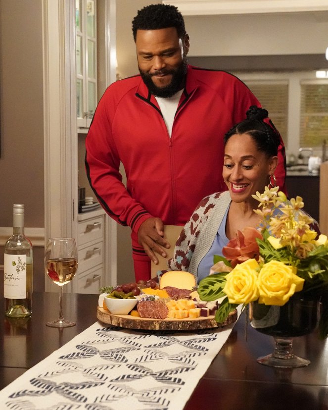 Black-ish - Season 6 - A Game of Chicken - Photos - Anthony Anderson, Tracee Ellis Ross