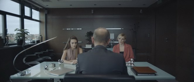 Mellékhatás - Episode 3 - Kuvat elokuvasta - Dóra Sztarenki, Alexandra Borbély