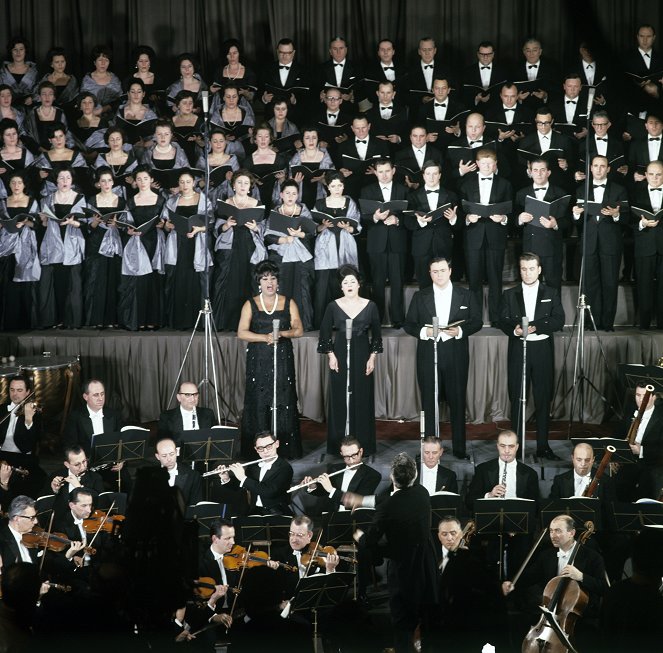 Giuseppe Verdi: Messa da Requiem - Van film - Luciano Pavarotti