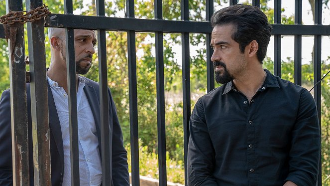 Queen of the South - Los pecados de los Padres - Van film