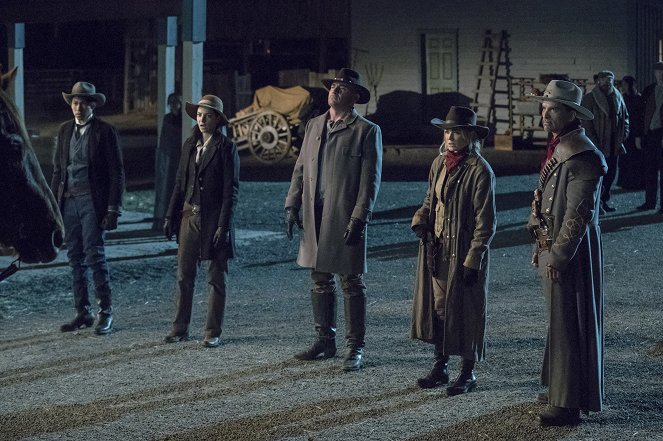 Legends of Tomorrow - The Good, The Bad and The Cuddly - De la película - Keiynan Lonsdale, Tala Ashe, Dominic Purcell, Caity Lotz, Johnathon Schaech