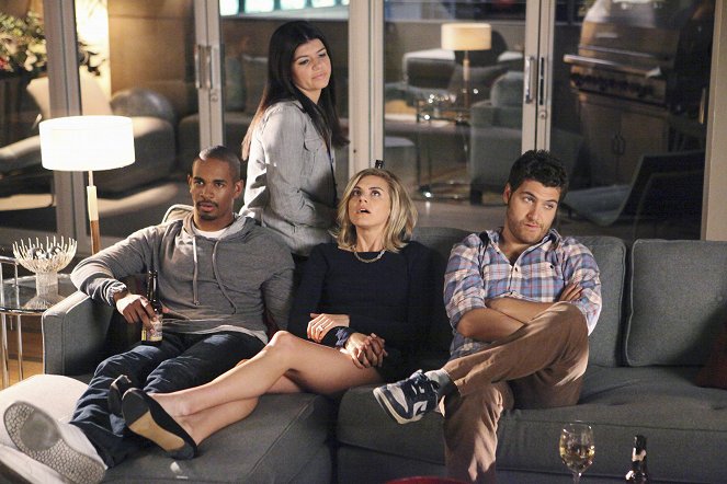 Happy Endings - Season 2 - Secrets and Limos - Filmfotos