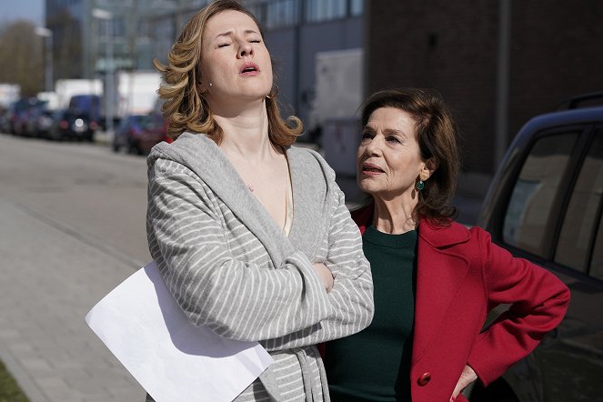 Lang lebe die Königin - Kuvat elokuvasta - Marlene Morreis, Hannelore Elsner