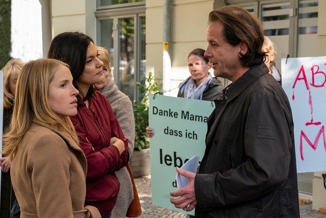 Letzte Spur Berlin - Season 9 - Taufpatin - Photos - Paula Kalenberg, Jasmin Tabatabai