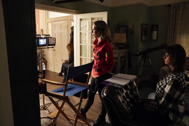 American Housewife - Season 4 - All Is Fair in Love and War Reenactment - Making of - Melissa Kosar