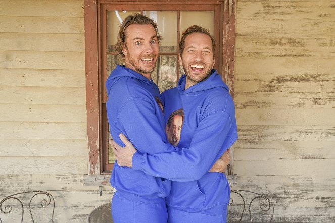 Bless This Mess - The Table - Del rodaje - Dax Shepard, Ryan Hansen