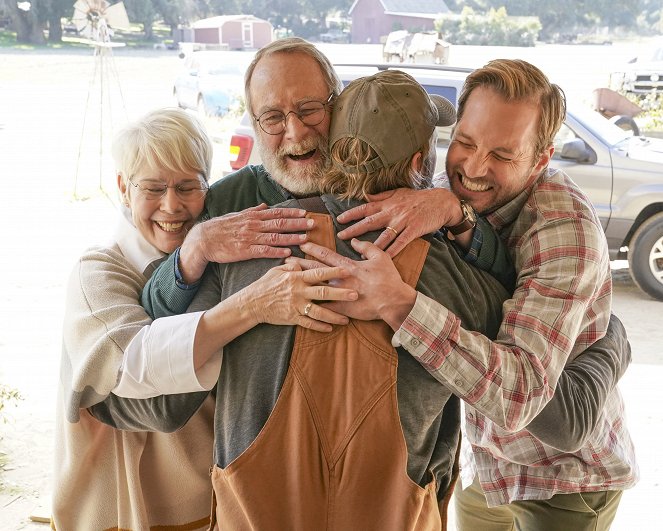 Bless This Mess - La Table - Film - Christine Estabrook, Martin Mull, Ryan Hansen