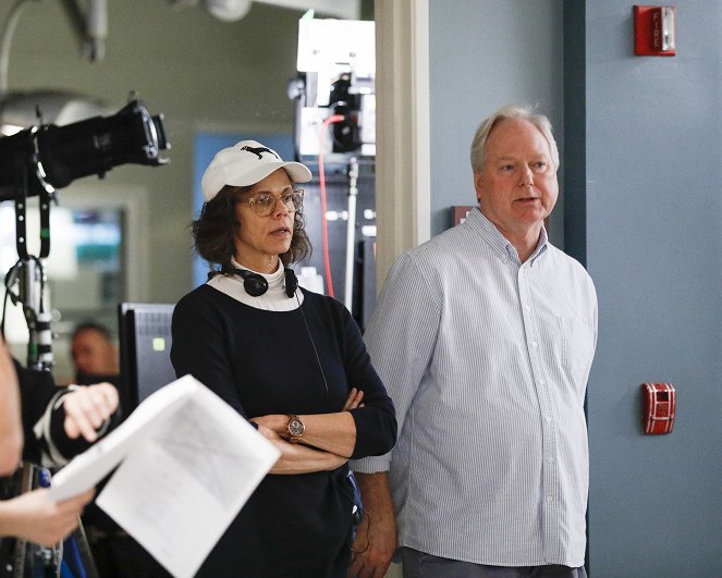 Grey's Anatomy - Season 16 - Put on a Happy Face - Making of - Deborah Pratt