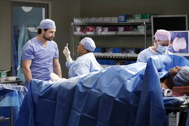 Grey's Anatomy - Die jungen Ärzte - Season 16 - Gute Miene, böses Spiel - Filmfotos - Giacomo Gianniotti