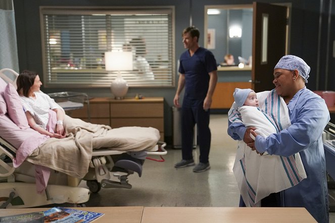 Grey's Anatomy - Die jungen Ärzte - Season 16 - Gute Miene, böses Spiel - Filmfotos - Chandra Wilson