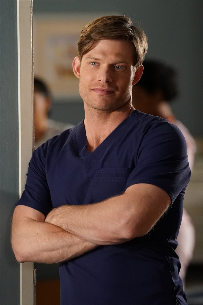 Grey's Anatomy - Season 16 - Put on a Happy Face - Photos - Chris Carmack