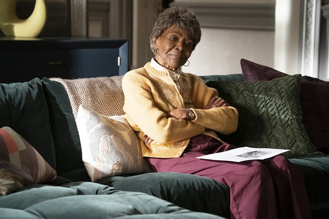 How to Get Away with Murder - Season 6 - The Reckoning - Van film - Cicely Tyson