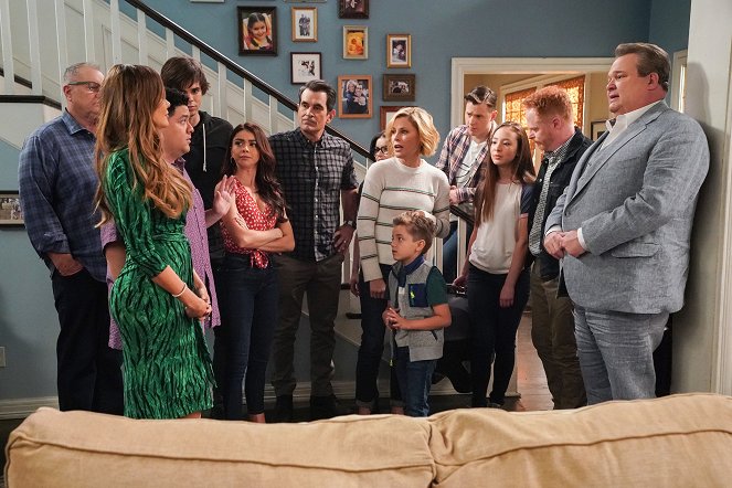 Moderni perhe - Finale: Part 2 - Kuvat elokuvasta - Ed O'Neill, Sofía Vergara, Rico Rodriguez, Reid Ewing, Sarah Hyland, Ty Burrell, Ariel Winter, Julie Bowen, Nolan Gould, Aubrey Anderson-Emmons, Jesse Tyler Ferguson, Eric Stonestreet