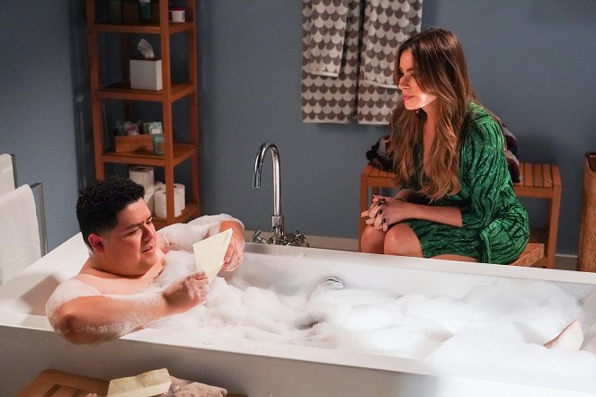 Modern Family - Finale: Part 2 - Photos - Rico Rodriguez, Sofía Vergara