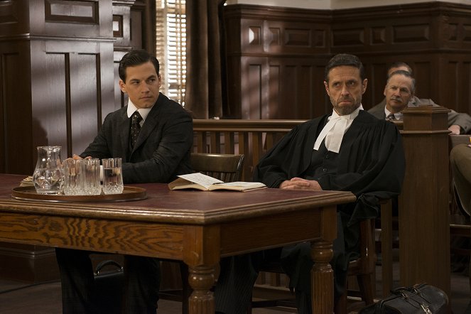 Murdoch Mysteries - On the Waterfront: Part 2 - Photos - Giacomo Gianniotti