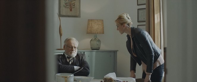 Mellékhatás - Episode 4 - De la película - Frigyes Kovács, Alexandra Borbély