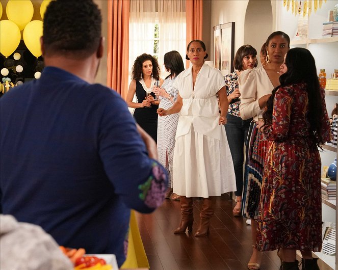 Black-ish - ...Baby One More Time - Z filmu - Tracee Ellis Ross