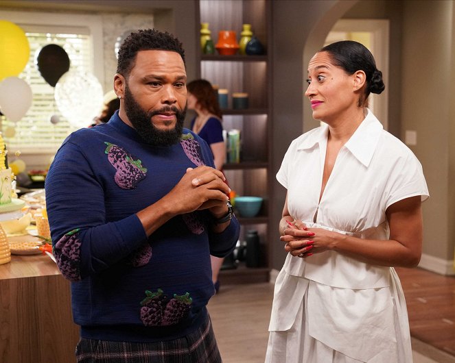 Black-ish - Season 6 - ...Baby One More Time - Z filmu - Anthony Anderson, Tracee Ellis Ross