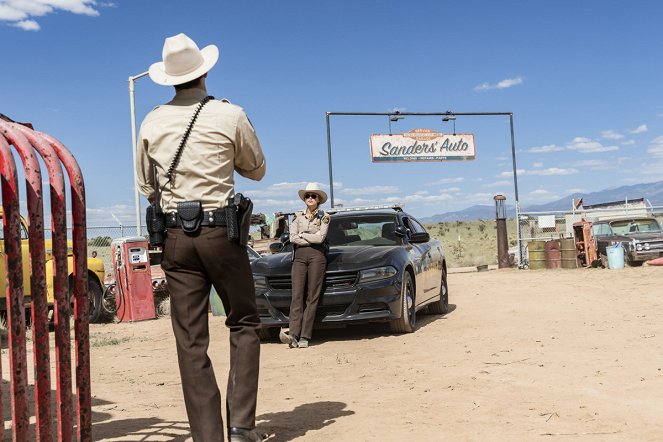 Roswell: New Mexico - Season 1 - Sag mir, wo die Cowboys sind - Filmfotos - Riley Voelkel