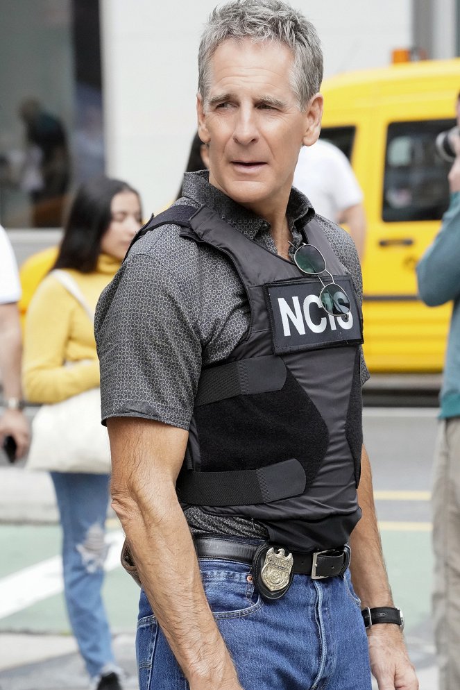 NCIS: New Orleans - Season 6 - Bad Apple - Photos - Scott Bakula