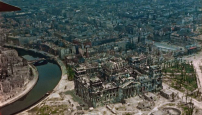 ZDFzeit: Deutschland von oben - 1945 - Photos