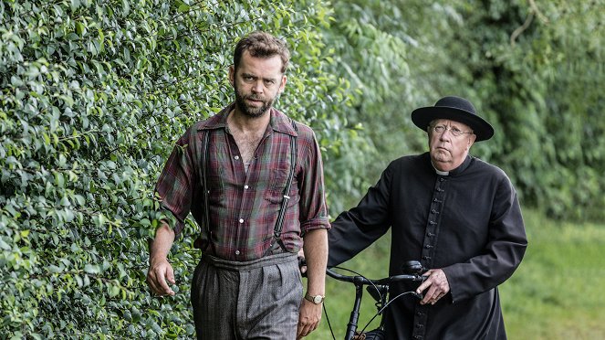 Father Brown - Season 8 - The River Corrupted - Photos - Alex Price, Mark Williams