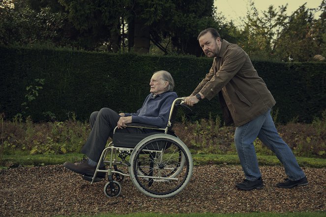 After Life - Episode 4 - Z filmu - David Bradley, Ricky Gervais