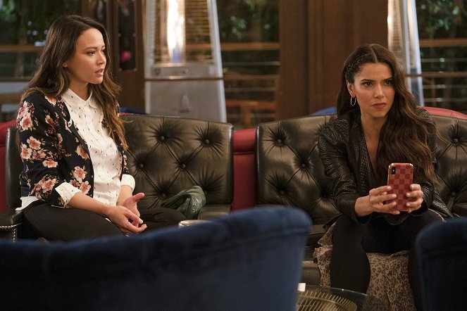 The Rookie - The Overnight - Photos - Melissa O'Neil, Roselyn Sanchez