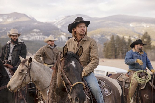 Yellowstone - Season 2 - V pondělí nepřátelé - Z filmu - Denim Richards, Luke Grimes