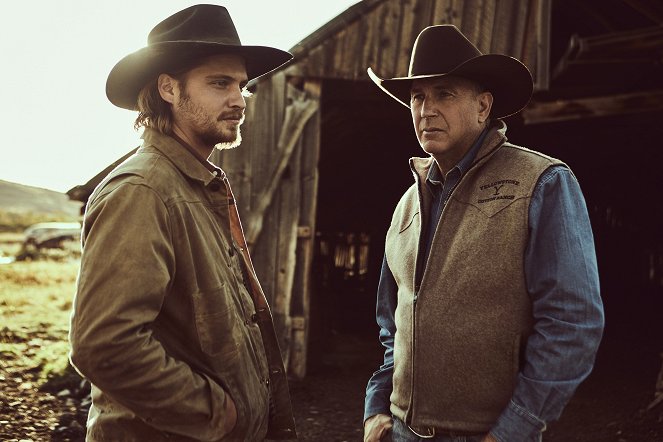 Yellowstone - Season 2 - Zůstávají jen ďáblové - Z filmu - Luke Grimes, Kevin Costner