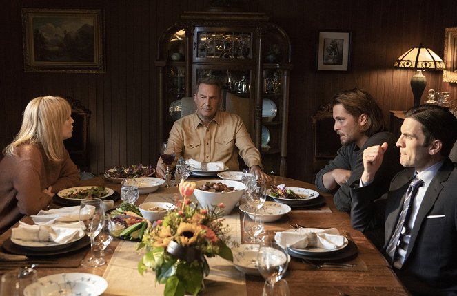 Yellowstone - The Reek of Desperation - Photos - Kelly Reilly, Kevin Costner, Luke Grimes, Wes Bentley