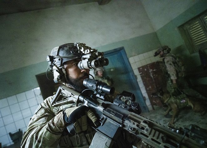 SEAL Team - Edge of Nowhere - Kuvat elokuvasta - Neil Brown Jr.