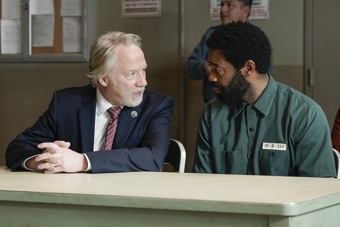 For Life - Character and Fitness - Van film - Timothy Busfield, Nicholas Pinnock
