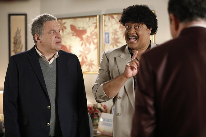 The Goldbergs - The Return of the Formica King - Photos - Jeff Garlin, Cedric Yarbrough
