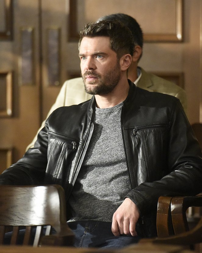 How to Get Away with Murder - Let's Hurt Him - Photos - Charlie Weber
