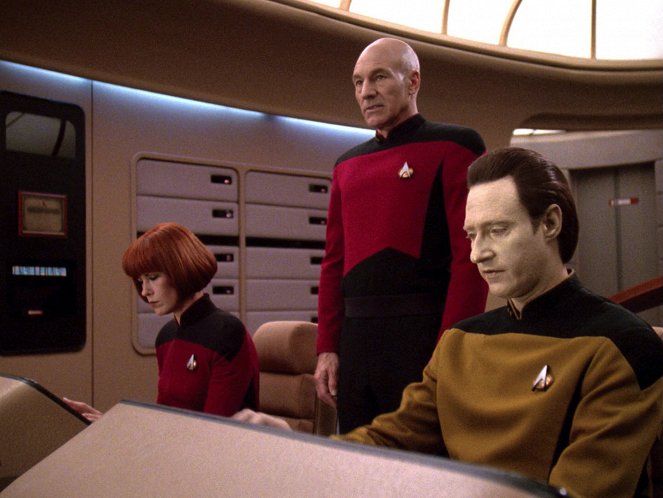 Star Trek: The Next Generation - Season 6 - The Chase - Photos - Patrick Stewart, Brent Spiner