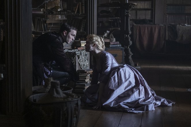 The Great - Season 1 - The Great - Photos - Nicholas Hoult, Elle Fanning