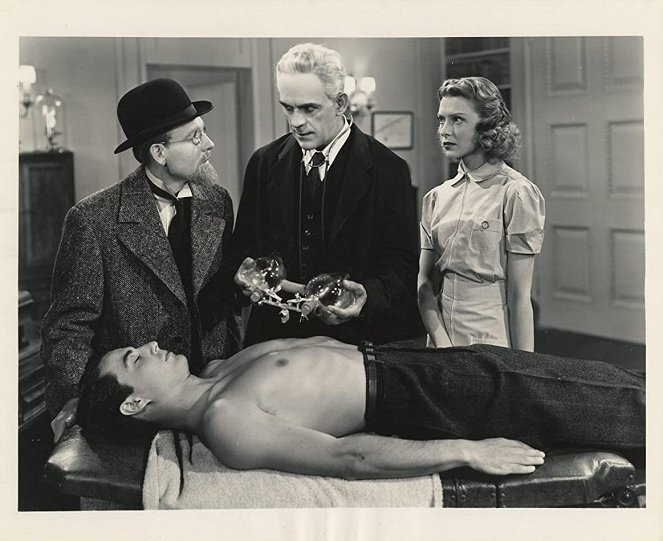 O Homem que Venceu a Morte - Do filme - Byron Foulger, Boris Karloff, Ann Doran