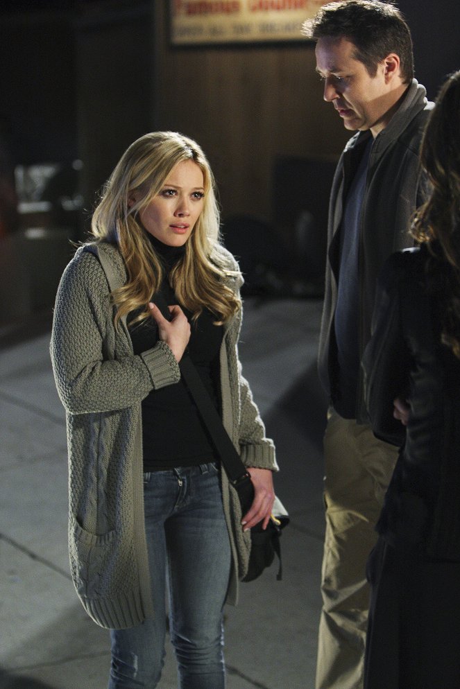 Ghost Whisperer - Season 4 - Thrilled to Death - Photos - Hilary Duff, Currie Graham