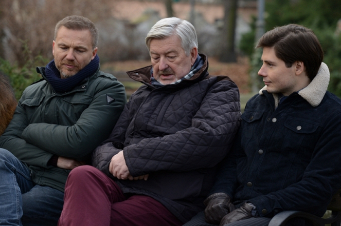 Komisarz Alex - Season 14 - Artyści podrywu - De la película - Krystian Wieczorek, Zbigniew Lesień, Piotr Bondyra