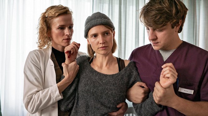 Miesto činu - Gefangen - Z filmu - Adina Vetter, Frida Lovisa Hamann, Thomas Schubert