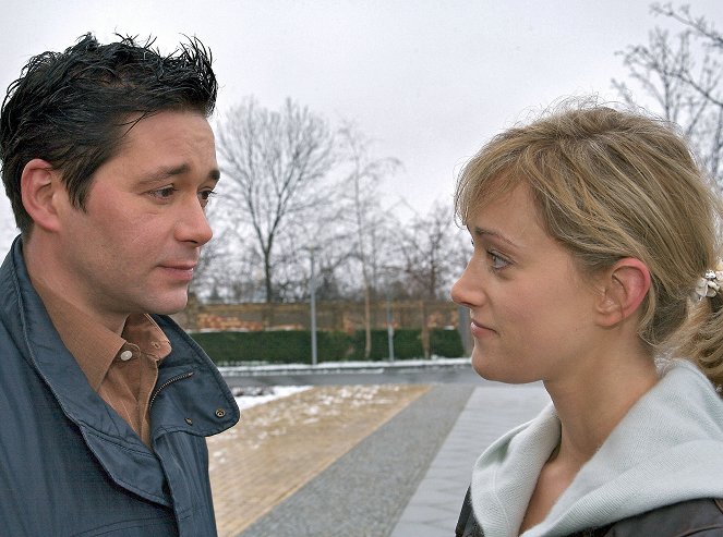 In aller Freundschaft - Verlockungen - Filmfotos - Thomas Koch, Judith Richter