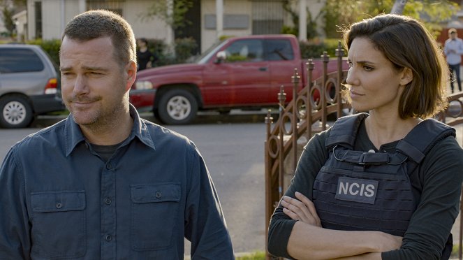 NCIS: Los Angeles - Season 11 - Murder of Crows - De la película - Chris O'Donnell, Daniela Ruah