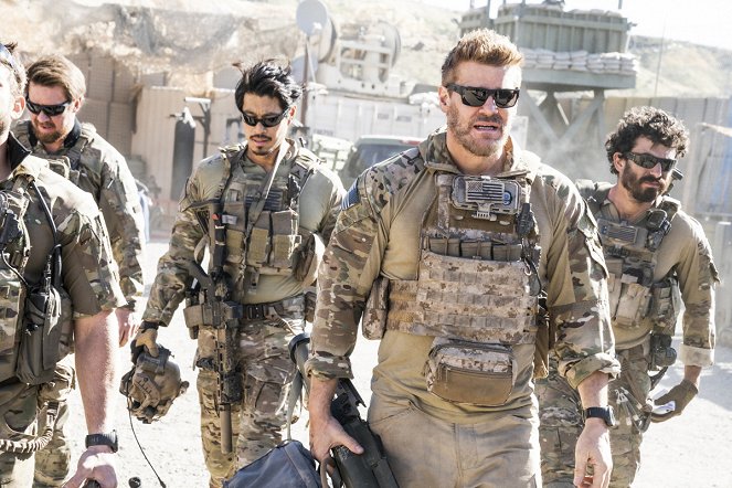 SEAL Team - In the Blind - Kuvat elokuvasta - Tyler Grey, Tim Chiou, David Boreanaz, Justin Melnick
