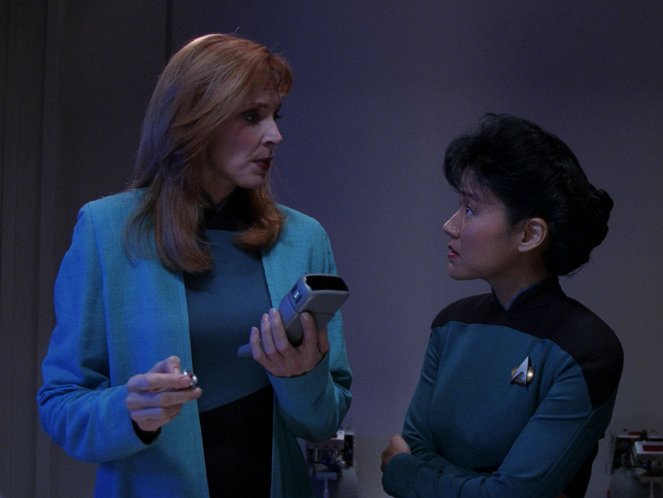 Star Trek: The Next Generation - Season 6 - Suspicions - Photos - Gates McFadden, Patti Yasutake