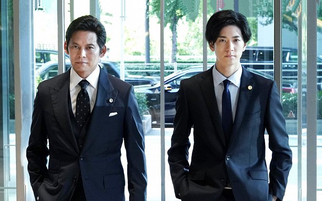 Suits - Season 1 - Episode 1 - Photos - Yūji Oda, Yūto Nakajima