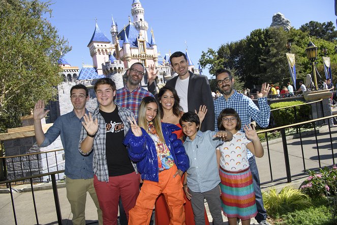 Gabby Duran & The Unsittables - Events - In anticipation of the series premiere of “Gabby Duran & The Unsittables,” the show’s stars Kylie Cantrall, Maxwell Acee Donovan, Coco Christo, Callan Farris, Valery Ortiz and Nathan Lovejoy joined executive producers Gabe Snyder, Mike Alber and Joe Nussbaum in Disneyland park to give fans an exclusive sneak peek at the new show
