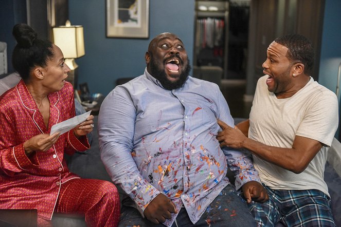 Black-ish - Man at Work - Photos - Tracee Ellis Ross, Anthony Anderson