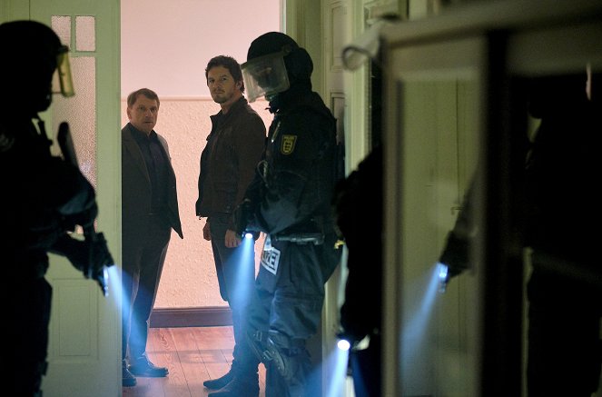 Tatort - Season 51 - Du allein - Photos - Richy Müller, Felix Klare